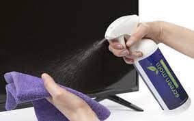 تمیز کردن تلویزیون ال جی نکات مهم میکروفایبر نرم و خشک یا گردگیر الکترواستاتیک